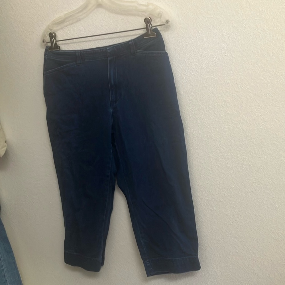 FINAL MARKDOWN Liz Claiborne capris 8 - Picture 1 of 4